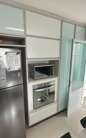 Casa de condomínio à venda com 320m², 3 quartos e 3 vagas Casa de condomínio à venda com 320m², 3 quartos e 3 vagasCozinha