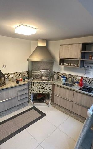 Casa de condomínio à venda com 320m², 3 quartos e 3 vagas Casa de condomínio à venda com 320m², 3 quartos e 3 vagasCozinha
