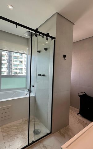 Apartamento para alugar com 200m², 4 quartos e 3 vagas Apartamento para alugar com 200m², 4 quartos e 3 vagasBanheiro da Suíte 3