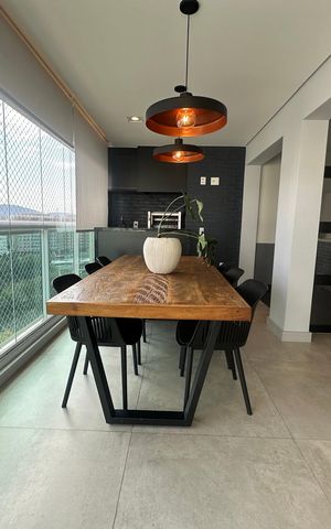 Apartamento para alugar com 200m², 4 quartos e 3 vagas Apartamento para alugar com 200m², 4 quartos e 3 vagasVaranda