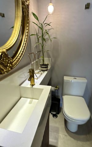 Apartamento para alugar com 200m², 4 quartos e 3 vagas Apartamento para alugar com 200m², 4 quartos e 3 vagasLavabo