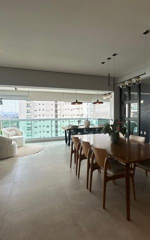 Apartamento para alugar com 200m², 4 quartos e 3 vagas Apartamento para alugar com 200m², 4 quartos e 3 vagasSala