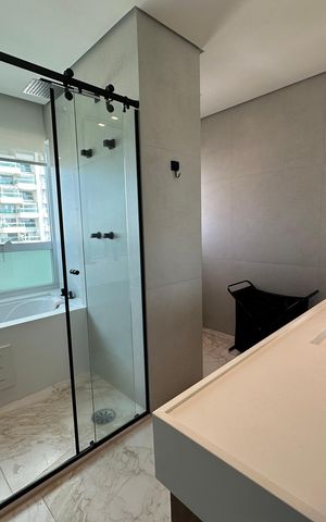 Apartamento para alugar com 200m², 4 quartos e 3 vagas Apartamento para alugar com 200m², 4 quartos e 3 vagasBanheiro da Suíte 3