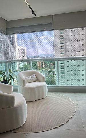 Apartamento para alugar com 200m², 4 quartos e 3 vagas Apartamento para alugar com 200m², 4 quartos e 3 vagasVaranda