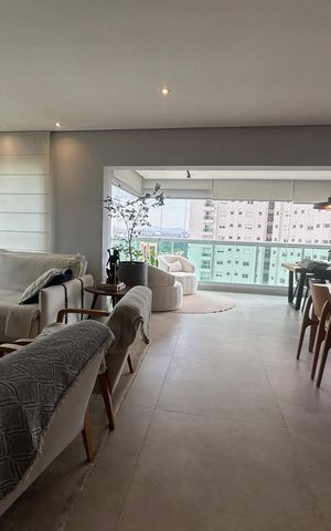 Apartamento para alugar com 200m², 4 quartos e 3 vagas Apartamento para alugar com 200m², 4 quartos e 3 vagasSala