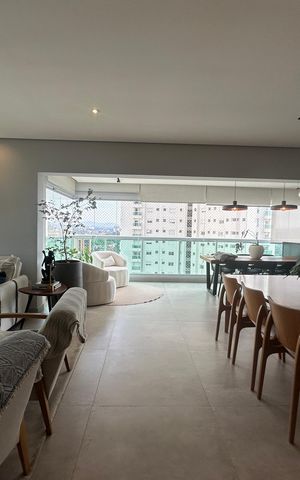 Apartamento para alugar com 200m², 4 quartos e 3 vagas Apartamento para alugar com 200m², 4 quartos e 3 vagasSala de Jantar