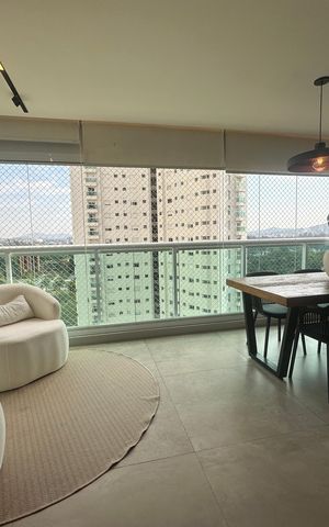 Apartamento para alugar com 200m², 4 quartos e 3 vagas Apartamento para alugar com 200m², 4 quartos e 3 vagasVaranda