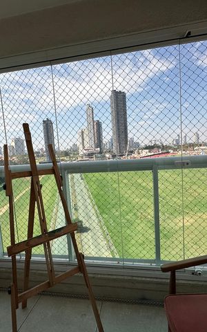 Apartamento para alugar com 200m², 4 quartos e 3 vagas Apartamento para alugar com 200m², 4 quartos e 3 vagasVaranda