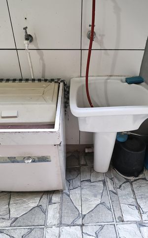 Casa à venda com 133m², 4 quartos e 2 vagasLavanderia