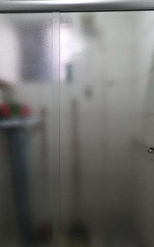 Casa à venda com 133m², 4 quartos e 2 vagasBanheiro 