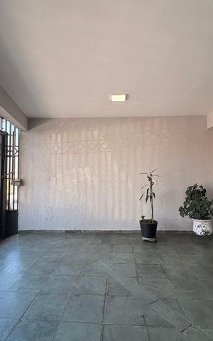 Casa à venda com 133m², 4 quartos e 2 vagasGaragem