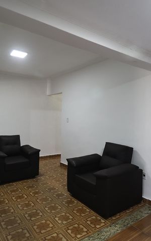 Casa à venda com 133m², 4 quartos e 2 vagasSala