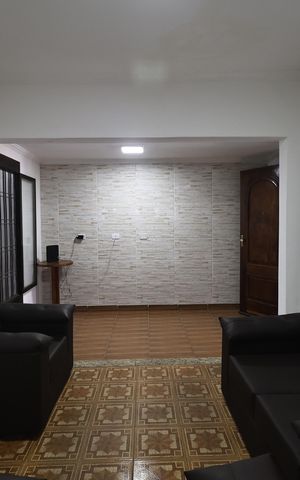 Casa à venda com 133m², 4 quartos e 2 vagasSala
