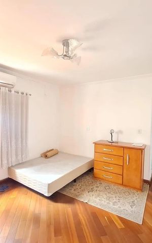 Casa à venda com 210m², 4 quartos e 3 vagas Casa à venda com 210m², 4 quartos e 3 vagasQuarto