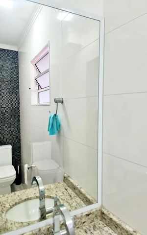 Casa à venda com 210m², 4 quartos e 3 vagas Casa à venda com 210m², 4 quartos e 3 vagasBanheiro