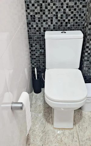 Casa à venda com 210m², 4 quartos e 3 vagas Casa à venda com 210m², 4 quartos e 3 vagasBanheiro