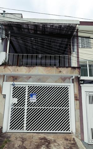 Casa para alugar com 152m², 3 quartos e 3 vagasFachada