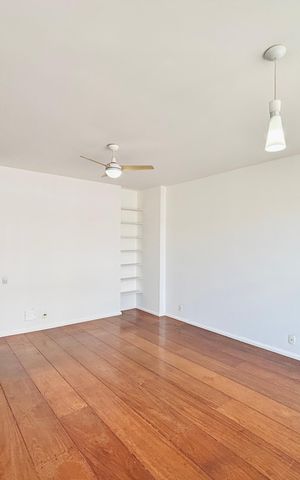 Apartamento para alugar com 120m², 3 quartos e 1 vaga Apartamento para alugar com 120m², 3 quartos e 1 vagaSala