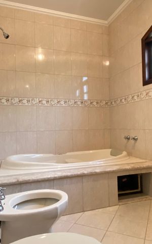Casa à venda com 168m², 3 quartos e 2 vagas Casa à venda com 168m², 3 quartos e 2 vagasBanheiro da Suíte