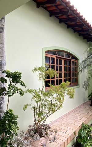 Casa à venda com 168m², 3 quartos e 2 vagas Casa à venda com 168m², 3 quartos e 2 vagasGaragem - Jardim