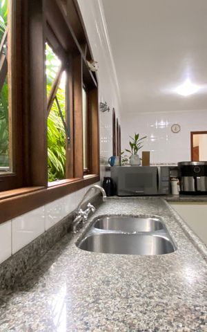 Casa à venda com 168m², 3 quartos e 2 vagas Casa à venda com 168m², 3 quartos e 2 vagasCozinha