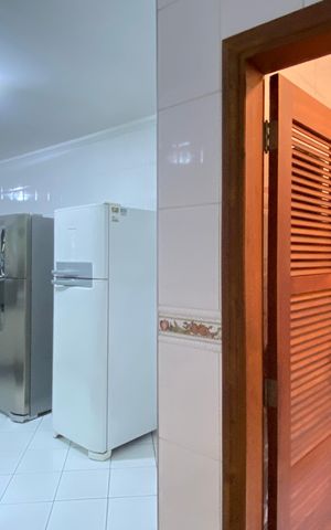 Casa à venda com 168m², 3 quartos e 2 vagas Casa à venda com 168m², 3 quartos e 2 vagasCozinha - Dispensa