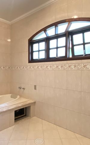 Casa à venda com 168m², 3 quartos e 2 vagas Casa à venda com 168m², 3 quartos e 2 vagasBanheiro da Suíte