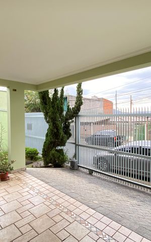 Casa à venda com 168m², 3 quartos e 2 vagas Casa à venda com 168m², 3 quartos e 2 vagasGaragem