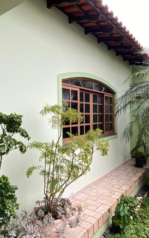 Casa à venda com 168m², 3 quartos e 2 vagas Casa à venda com 168m², 3 quartos e 2 vagasGaragem - Jardim