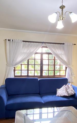 Casa à venda com 168m², 3 quartos e 2 vagas Casa à venda com 168m², 3 quartos e 2 vagasSala