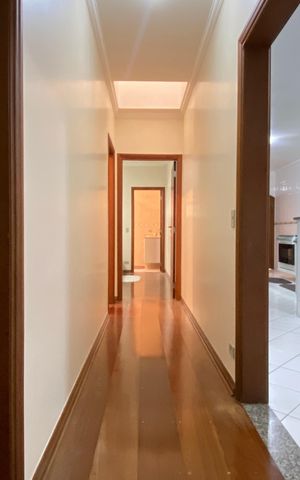 Casa à venda com 168m², 3 quartos e 2 vagas Casa à venda com 168m², 3 quartos e 2 vagasCorredor dos Quartos