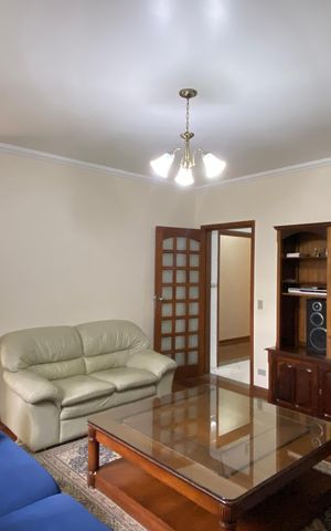 Casa à venda com 168m², 3 quartos e 2 vagas Casa à venda com 168m², 3 quartos e 2 vagasSala