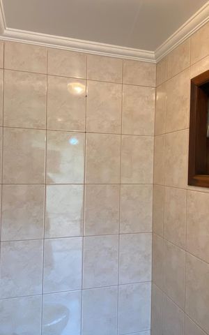 Casa à venda com 168m², 3 quartos e 2 vagas Casa à venda com 168m², 3 quartos e 2 vagasLavabo externo