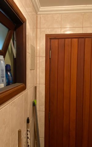 Casa à venda com 168m², 3 quartos e 2 vagas Casa à venda com 168m², 3 quartos e 2 vagasLavabo externo