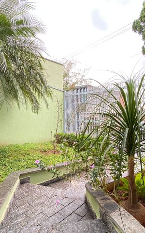 Casa à venda com 168m², 3 quartos e 2 vagas Casa à venda com 168m², 3 quartos e 2 vagasGaragem - Jardim
