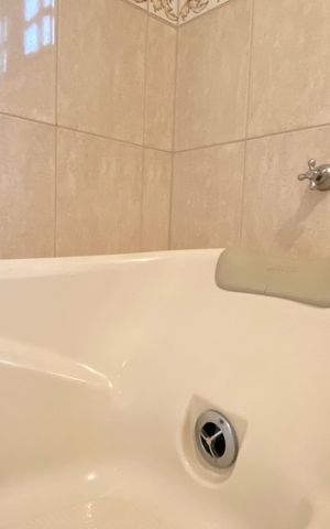 Casa à venda com 168m², 3 quartos e 2 vagas Casa à venda com 168m², 3 quartos e 2 vagasBanheiro da Suíte