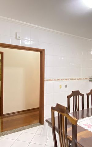 Casa à venda com 168m², 3 quartos e 2 vagas Casa à venda com 168m², 3 quartos e 2 vagasSala de Jantar