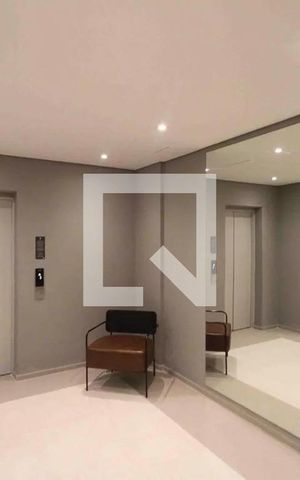 Apartamento à venda com 43m², 2 quartos e sem vaga Apartamento à venda com 43m², 2 quartos e sem vagaHall social