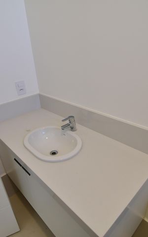 Casa de condomínio para alugar com 310m², 4 quartos e 3 vagasBanheiro Suíte