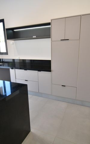 Casa de condomínio para alugar com 310m², 4 quartos e 3 vagasCozinha