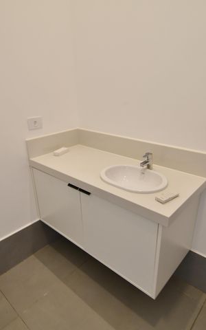 Casa de condomínio para alugar com 310m², 4 quartos e 3 vagasBanheiro Suíte