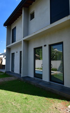 Casa de condomínio para alugar com 310m², 4 quartos e 3 vagasPiscina