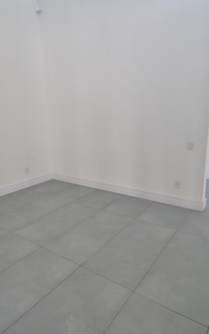 Casa de condomínio para alugar com 310m², 4 quartos e 3 vagasSala