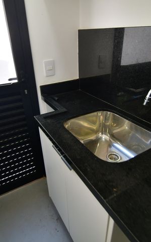 Casa de condomínio para alugar com 310m², 4 quartos e 3 vagasÁrea de Serviço