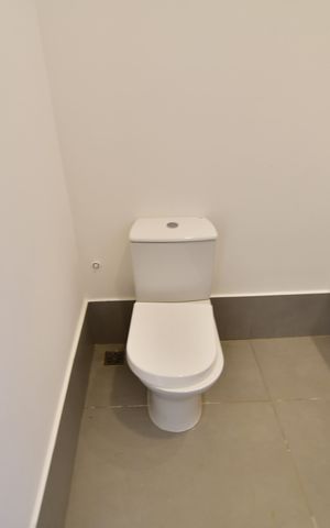 Casa de condomínio para alugar com 310m², 4 quartos e 3 vagasBanheiro Suíte