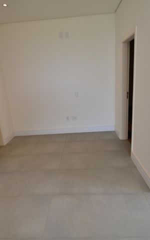 Casa de condomínio para alugar com 310m², 4 quartos e 3 vagasMezanino