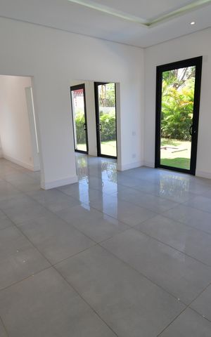 Casa de condomínio para alugar com 310m², 4 quartos e 3 vagasSala