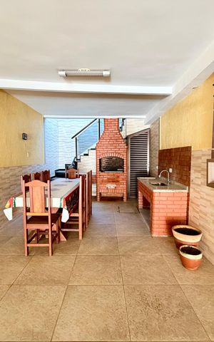 Casa à venda com 140m², 4 quartos e 4 vagas Casa à venda com 140m², 4 quartos e 4 vagasÁrea externa