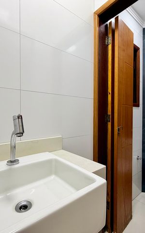 Casa à venda com 140m², 4 quartos e 4 vagas Casa à venda com 140m², 4 quartos e 4 vagasBanheiro
