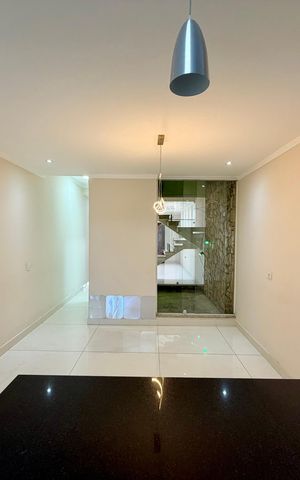 Casa à venda com 140m², 4 quartos e 4 vagas Casa à venda com 140m², 4 quartos e 4 vagasCozinha